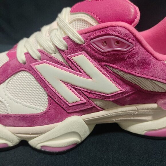 New Balance 9060 Low Top Pink Sneakers - Picture 6 of 6